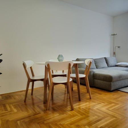 Uptown Place Apartment ザダル エクステリア 写真